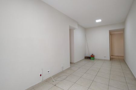 Apartamento para alugar com 85m², 3 quartos e 1 vaga Apartamento para alugar com 85m², 3 quartos e 1 vagaSala