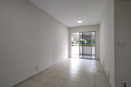 Apartamento para alugar com 85m², 3 quartos e 1 vaga Apartamento para alugar com 85m², 3 quartos e 1 vagaSala