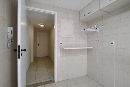 Apartamento para alugar com 85m², 3 quartos e 1 vaga Apartamento para alugar com 85m², 3 quartos e 1 vagaCozinha - Armários