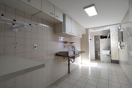 Apartamento para alugar com 85m², 3 quartos e 1 vaga Apartamento para alugar com 85m², 3 quartos e 1 vagaCozinha - Armários