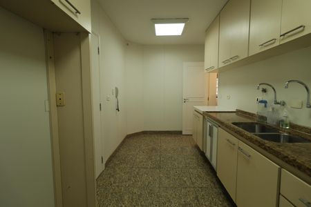 Apartamento para alugar com 110m², 3 quartos e 2 vagasCozinha
