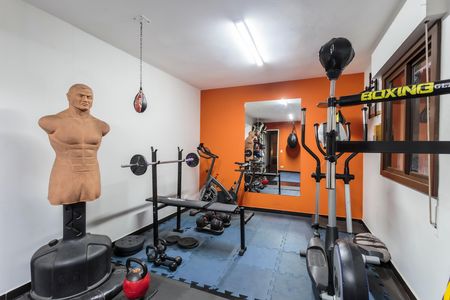 Apartamento à venda com 187m², 3 quartos e 2 vagas Apartamento à venda com 187m², 3 quartos e 2 vagasÁrea comum - Academia