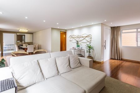 Apartamento à venda com 187m², 3 quartos e 2 vagas Apartamento à venda com 187m², 3 quartos e 2 vagasSala
