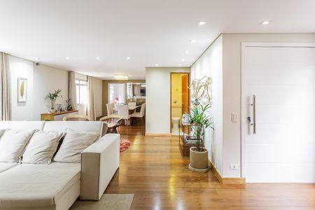Apartamento à venda com 187m², 3 quartos e 2 vagas Apartamento à venda com 187m², 3 quartos e 2 vagasSala