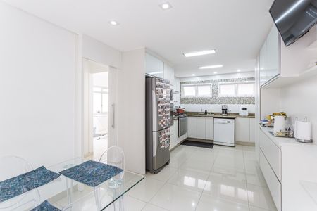 Apartamento à venda com 187m², 3 quartos e 2 vagas Apartamento à venda com 187m², 3 quartos e 2 vagasCozinha