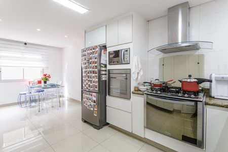 Apartamento à venda com 187m², 3 quartos e 2 vagas Apartamento à venda com 187m², 3 quartos e 2 vagasCozinha
