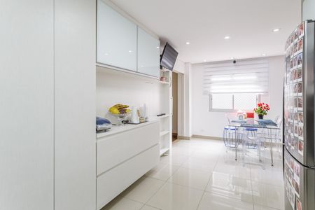 Apartamento à venda com 187m², 3 quartos e 2 vagas Apartamento à venda com 187m², 3 quartos e 2 vagasCozinha