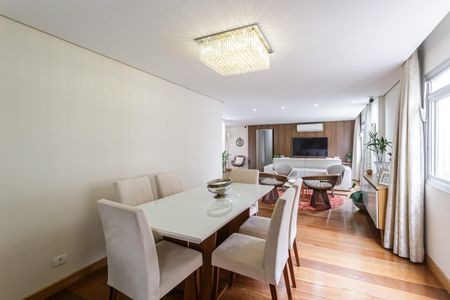 Apartamento à venda com 187m², 3 quartos e 2 vagas Apartamento à venda com 187m², 3 quartos e 2 vagasSala