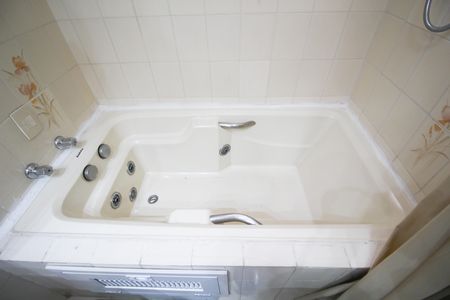 Apartamento à venda com 100m², 3 quartos e 2 vagas Apartamento à venda com 100m², 3 quartos e 2 vagasBanheiro da Suíte