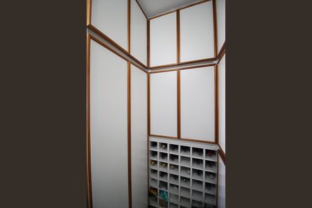 Apartamento à venda com 100m², 3 quartos e 2 vagas Apartamento à venda com 100m², 3 quartos e 2 vagasQuarto de Serviço