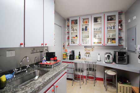 Apartamento à venda com 100m², 3 quartos e 2 vagas Apartamento à venda com 100m², 3 quartos e 2 vagasCozinha