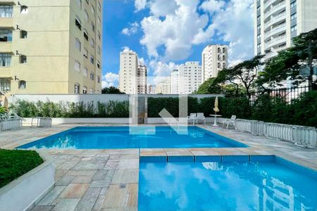 Apartamento à venda com 100m², 3 quartos e 2 vagas Apartamento à venda com 100m², 3 quartos e 2 vagasÁrea comum - Piscina