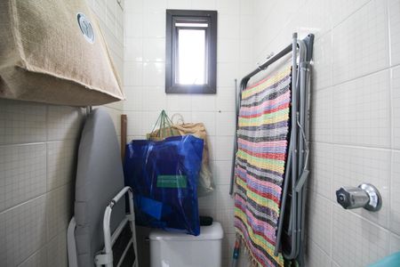 Apartamento à venda com 100m², 3 quartos e 2 vagas Apartamento à venda com 100m², 3 quartos e 2 vagasBanheiro de serviço
