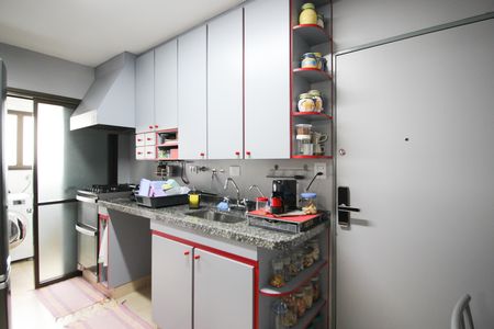 Apartamento à venda com 100m², 3 quartos e 2 vagas Apartamento à venda com 100m², 3 quartos e 2 vagasCozinha
