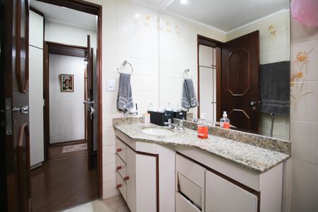 Apartamento à venda com 100m², 3 quartos e 2 vagas Apartamento à venda com 100m², 3 quartos e 2 vagasBanheiro da Suíte