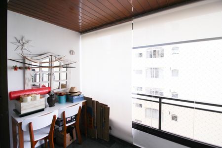 Apartamento à venda com 100m², 3 quartos e 2 vagas Apartamento à venda com 100m², 3 quartos e 2 vagasVaranda