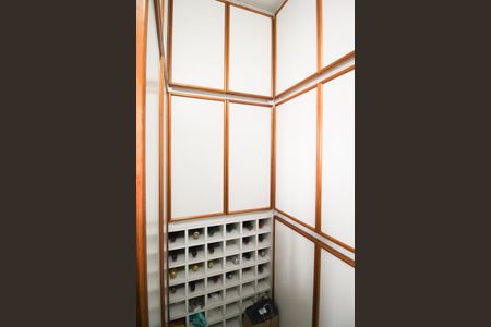 Apartamento à venda com 100m², 3 quartos e 2 vagas Apartamento à venda com 100m², 3 quartos e 2 vagasQuarto de Serviço