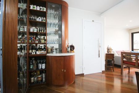 Apartamento à venda com 100m², 3 quartos e 2 vagas Apartamento à venda com 100m², 3 quartos e 2 vagasSala
