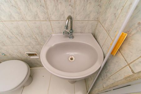 Casa para alugar com 60m², 2 quartos e sem vagaBanheiro da Suíte