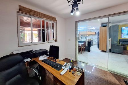 Casa à venda com 146m², 3 quartos e 4 vagas Casa à venda com 146m², 3 quartos e 4 vagasEscritório 1