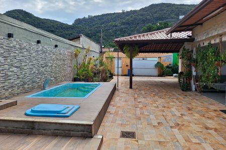 Casa à venda com 146m², 3 quartos e 4 vagas Casa à venda com 146m², 3 quartos e 4 vagasQuintal