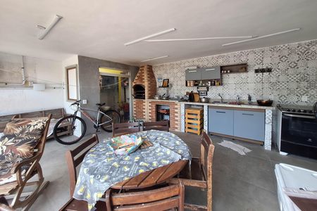 Casa à venda com 146m², 3 quartos e 4 vagas Casa à venda com 146m², 3 quartos e 4 vagasQuintal