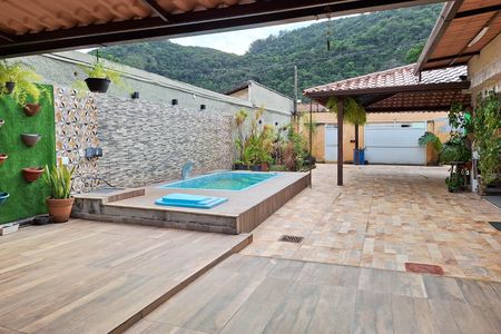 Casa à venda com 146m², 3 quartos e 4 vagas Casa à venda com 146m², 3 quartos e 4 vagasQuintal