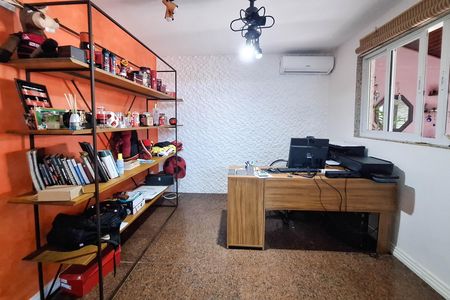 Casa à venda com 146m², 3 quartos e 4 vagas Casa à venda com 146m², 3 quartos e 4 vagasEscritório 1