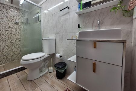 Casa à venda com 146m², 3 quartos e 4 vagas Casa à venda com 146m², 3 quartos e 4 vagasBanheiro Social