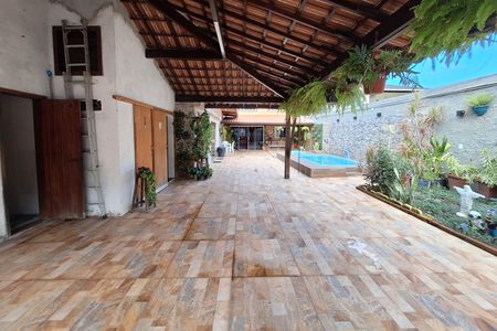 Casa à venda com 146m², 3 quartos e 4 vagas Casa à venda com 146m², 3 quartos e 4 vagasQuintal