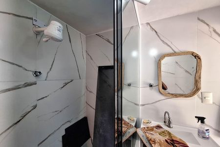 Casa à venda com 146m², 3 quartos e 4 vagas Casa à venda com 146m², 3 quartos e 4 vagasBanheiro de serviço