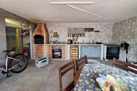 Casa à venda com 146m², 3 quartos e 4 vagas Casa à venda com 146m², 3 quartos e 4 vagasQuintal