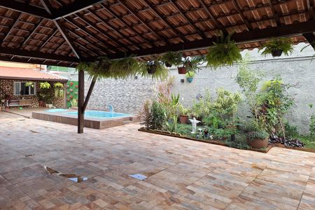Casa à venda com 146m², 3 quartos e 4 vagas Casa à venda com 146m², 3 quartos e 4 vagasQuintal