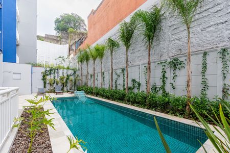 Studio para alugar com 28m², 1 quarto e sem vaga Studio para alugar com 28m², 1 quarto e sem vagaÁrea comum - Piscina
