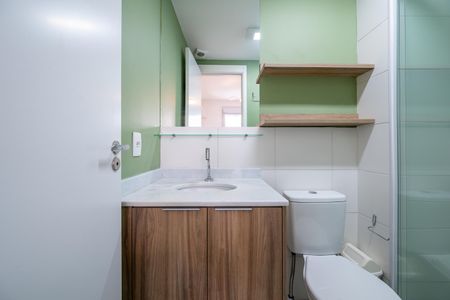 Studio para alugar com 28m², 1 quarto e sem vaga Studio para alugar com 28m², 1 quarto e sem vagaBanheiro da Suíte