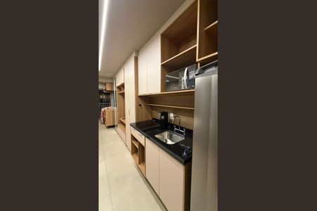 Cozinha de apartamento para alugar com 1 quarto, 26m² em Vila Madalena, São Paulo