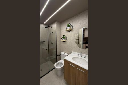 Banheiro de apartamento para alugar com 1 quarto, 26m² em Vila Madalena, São Paulo