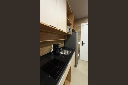 Cozinha de apartamento para alugar com 1 quarto, 26m² em Vila Madalena, São Paulo