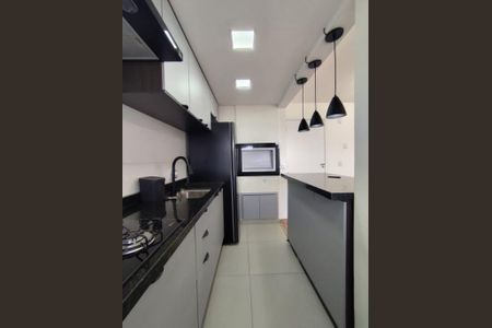Cozinha de apartamento para alugar com 2 quartos, 62m² em Jardim Sabará, Porto Alegre