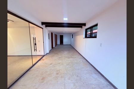 Casa para alugar com 351m², 4 quartos e 8 vagas