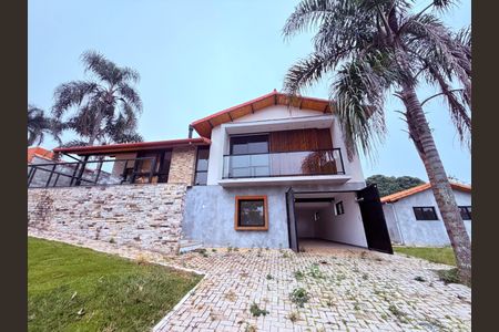 Casa para alugar com 351m², 4 quartos e 8 vagas