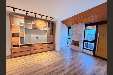 Casa para alugar com 351m², 4 quartos e 8 vagas