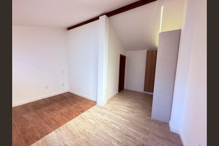 Casa para alugar com 351m², 4 quartos e 8 vagas