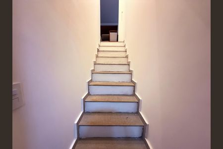 Casa para alugar com 351m², 4 quartos e 8 vagas