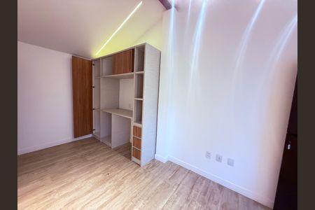 Casa para alugar com 351m², 4 quartos e 8 vagas