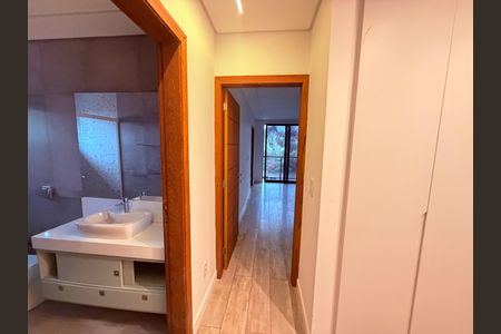 Casa para alugar com 351m², 4 quartos e 8 vagas