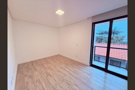 Casa para alugar com 351m², 4 quartos e 8 vagas