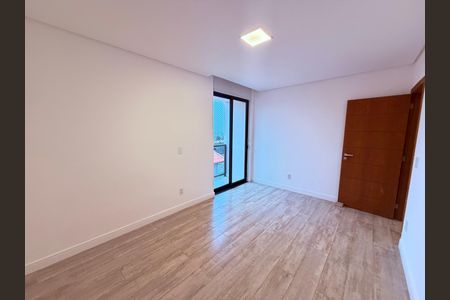 Casa para alugar com 351m², 4 quartos e 8 vagas