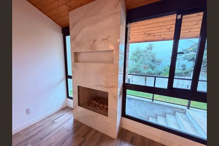 Casa para alugar com 351m², 4 quartos e 8 vagas