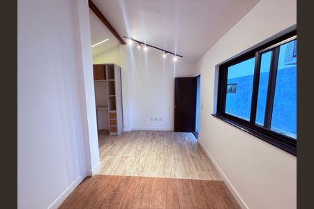 Casa para alugar com 351m², 4 quartos e 8 vagas